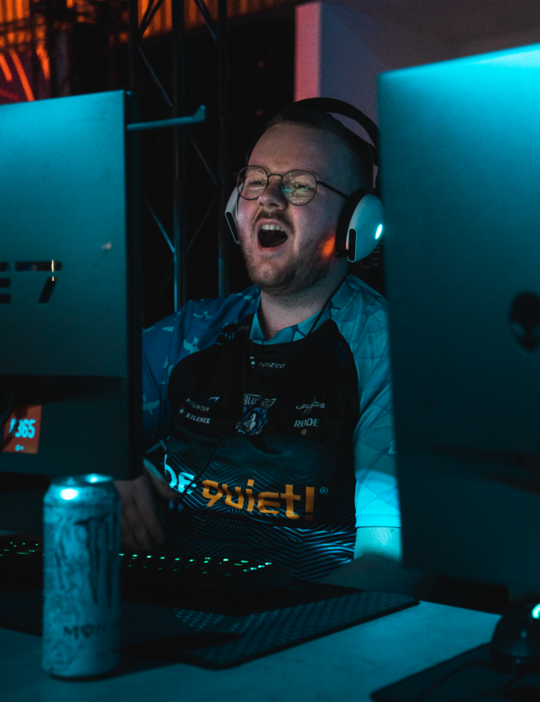 BLUEJAYS Spieler feiert am Setup
